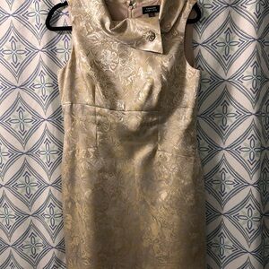 TAHARI DESIGNED Elegant Gold Brocade Dress With GORGEOUS Detail @collar EUC